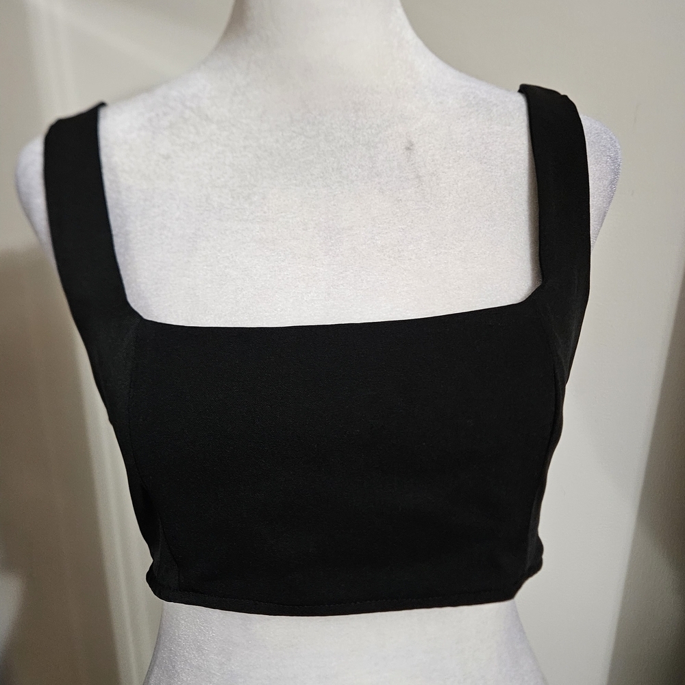 PRINCESS POLLY Tailored Thick Strap Crop Top In Black. Size 4 - Picture 4 of 11